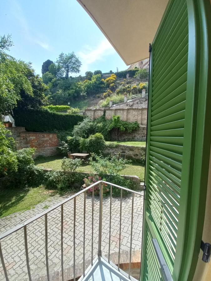 Ferienwohnung Il Giardino Di Olivia Guarene Exterior foto