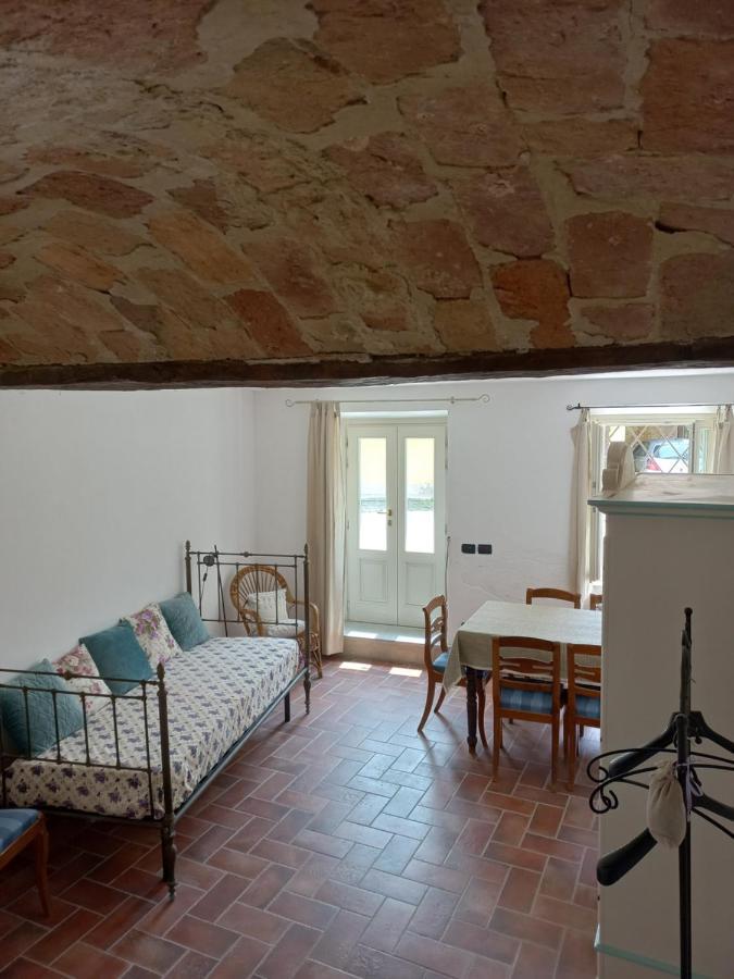 Ferienwohnung Il Giardino Di Olivia Guarene Exterior foto
