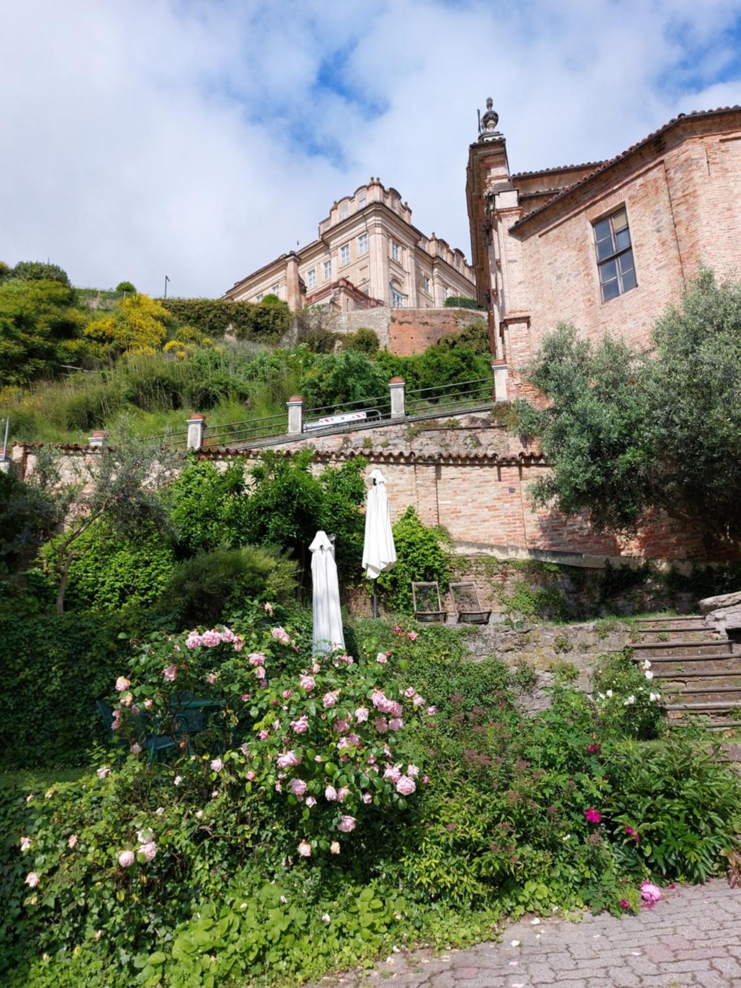 Ferienwohnung Il Giardino Di Olivia Guarene Exterior foto